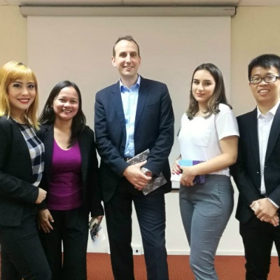 SP Jain postgraduate students with Mr Johannes Sammann,
Chief Operating Officer, Heinemann