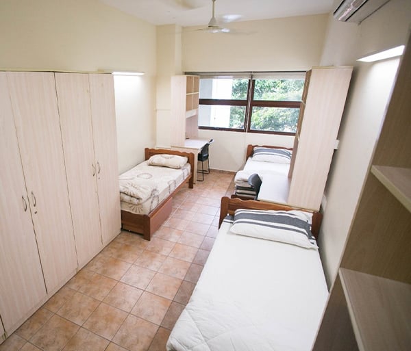 3-bedder room