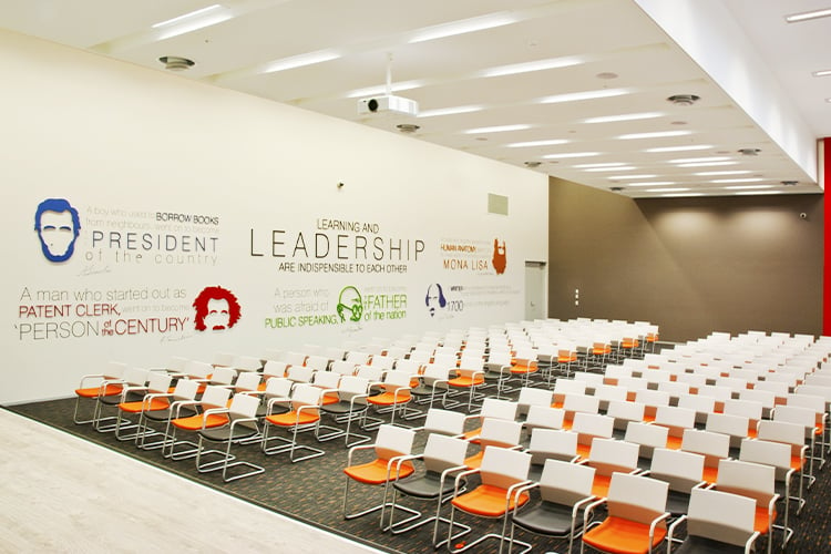 Leadership-Hall