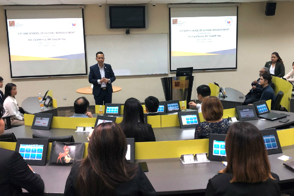 Dr John Fong, CEO & Head of Campus (Singapore) – SP Jain, presents more information about the School’s latest innovation – Engaged Learning Classroom (ELC)