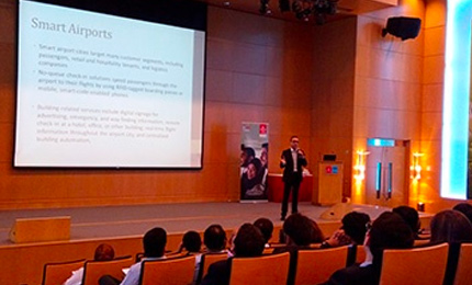 Understanding the business 35,000 feet in the sky – Postgraduate students visit Emirates