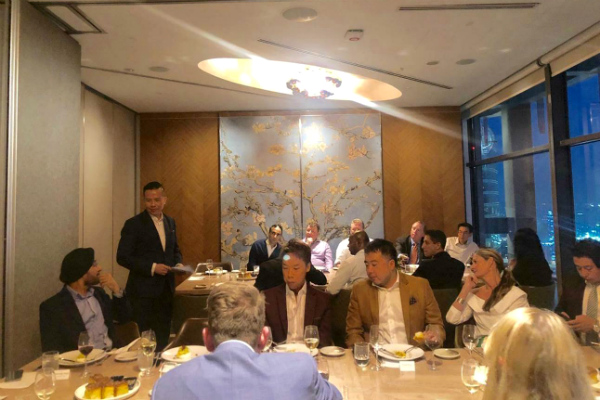 Dr. John Fong, CEO & Head of Campus (Singapore) - SP Jain, driving the conversation on customer
experience as he moderates the dinner with other C-suites in the room